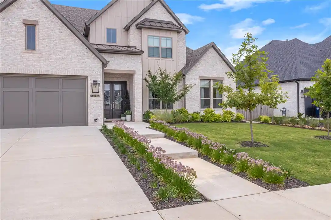 Photo 2 of Single family home for sale at 8806 W Comet Dr, Bentonville, AR 72713 | MLS# 1340694 | Listing updated on 2026-10-28
