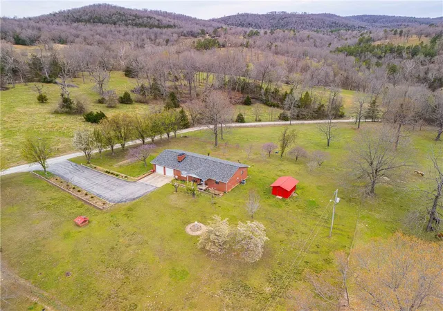 4th image of 161 Mc 6026, Yellville, AR 72687 | MLS# 1340769