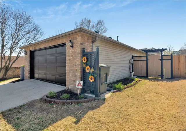 5th image of 2819 N Raintree Dr, Fayetteville, AR 72703 | MLS# 1340565