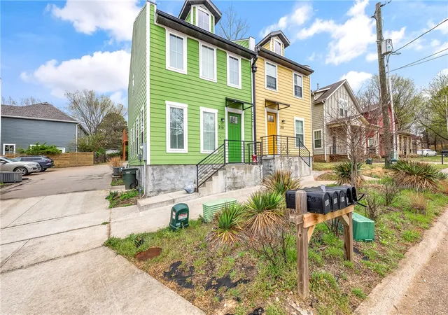 Photo 1 of Townhouse for sale at 316 E Martin Luther King Jr Blvd, Fayetteville, AR 72701 | MLS# 1340612 | Listing updated on 2026-04-10