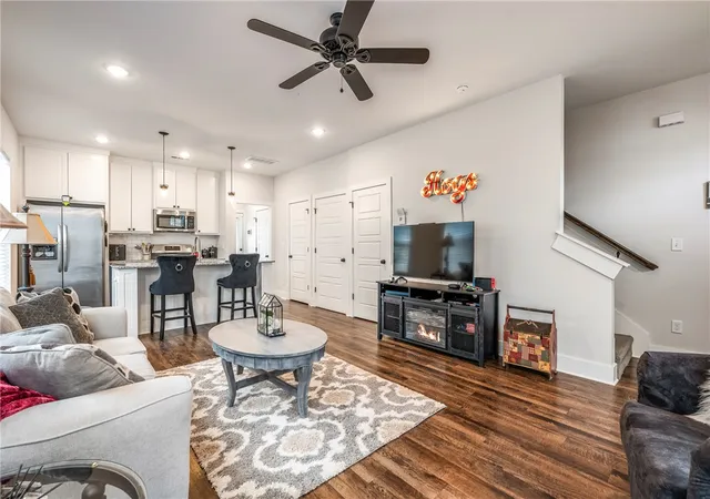Photo 4 of Townhouse for sale at 316 E Martin Luther King Jr Blvd, Fayetteville, AR 72701 | MLS# 1340612 | Listing updated on 2026-04-10