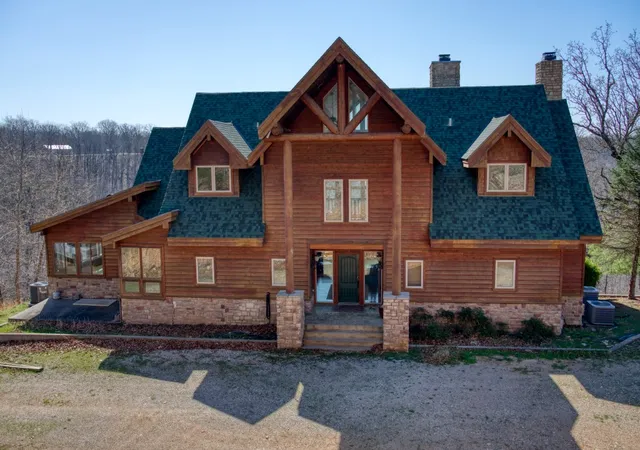 3rd image of 238 Lake Forest Dr, Eureka Springs, AR 72631 | MLS# 1340710