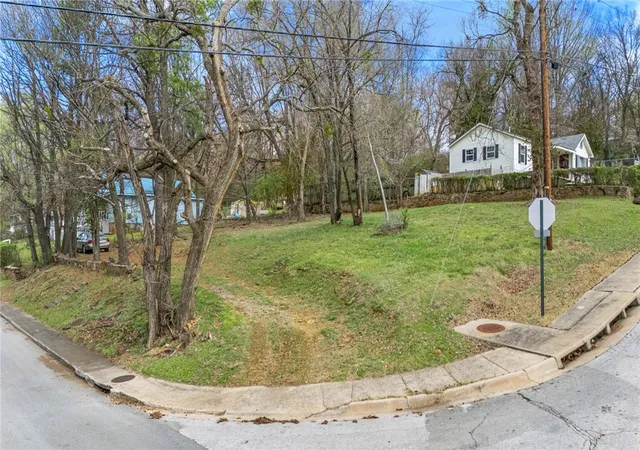 Photo 2 of Land for sale at 2 N Willow Ave, Fayetteville, AR 72701 | MLS# 1340750 | Listing updated on 2026-03-30