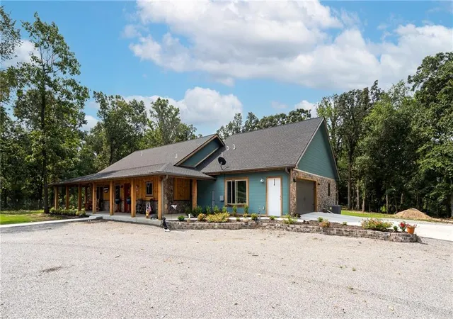 Homes for sale in Gentry, AR | 12029 S Edmondson Rd, Gentry, AR 72734 | MLS# 1341062