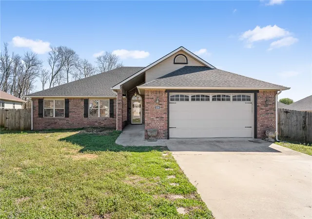 Homes for sale in Siloam Springs, AR | 506 Maci Ct, Siloam Springs, AR 72761 | MLS# 1340860