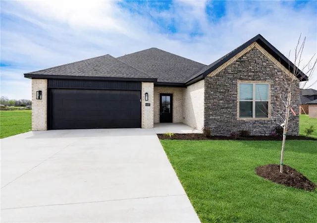 Homes for sale in Bentonville, AR | 6605 Sw High Meadow Blvd, Bentonville, AR 72713 | MLS# 1341265