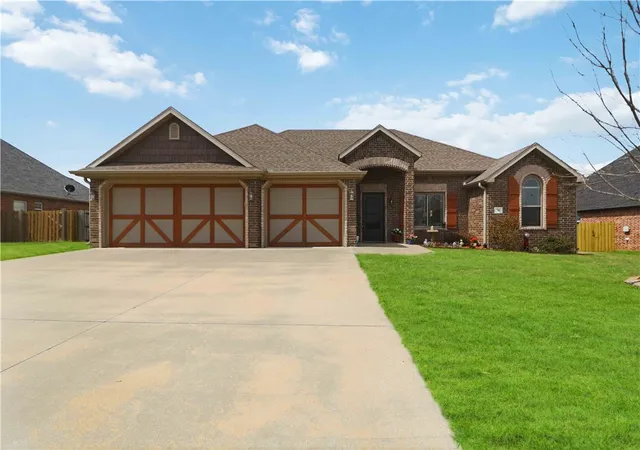 Homes for sale in Pea Ridge, AR | 745 Harrison St, Pea Ridge, AR 72751 | MLS# 1341112