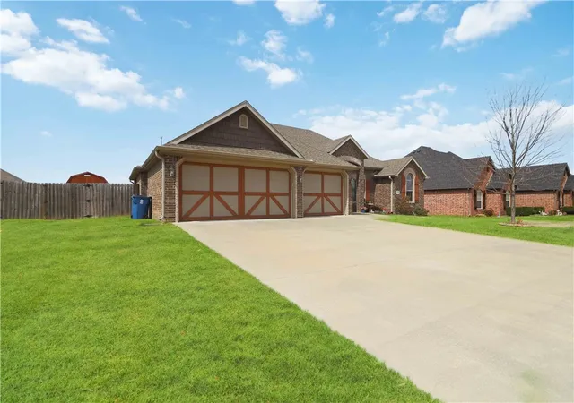Homes for sale in Pea Ridge, AR | 745 Harrison St, Pea Ridge, AR 72751 | MLS# 1341112