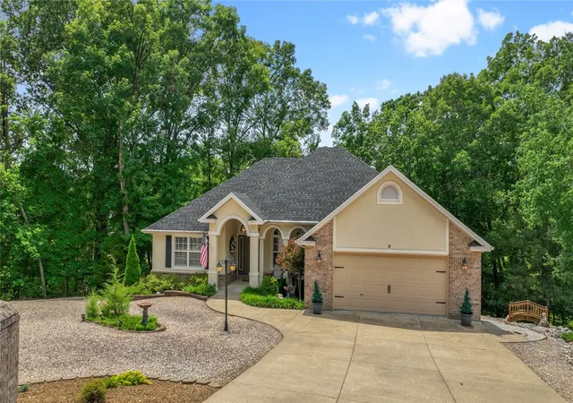 1st image of 9 Barrhead Ln, Bella Vista, AR 72715 | MLS# 1341158