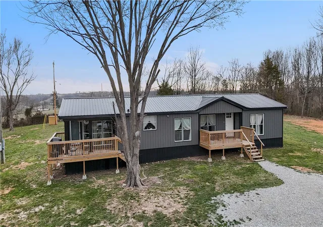 Homes for sale in Cassville, MO | 16062 Farm Road 1115, Cassville, MO 65625 | MLS# 1341344