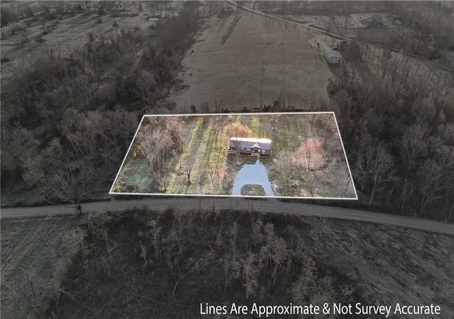Homes for sale in Cassville, MO | 16062 Farm Road 1115, Cassville, MO 65625 | MLS# 1341344