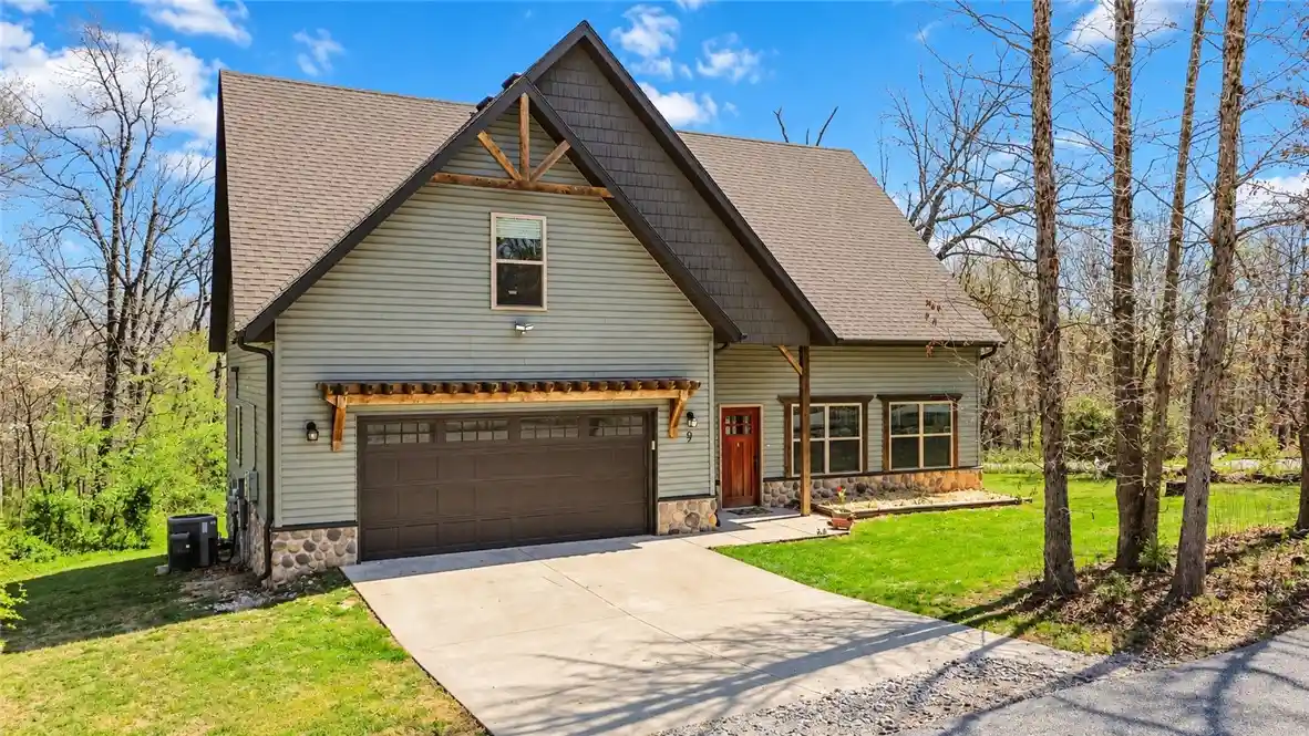 Photo 1 of Single family home for sale at 9 Kings Lynn, Bella Vista, AR 72715 | MLS# 1341305 | Listing updated on 2026-10-27