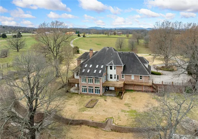 2nd image of 2734a Wolf Springs Rd, Harrison, AR 72601 | MLS# 1341239