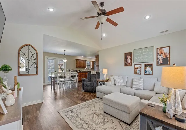 Homes for sale in Neosho, MO | 11074 Iris, Neosho, MO 64850 | MLS# 1341549