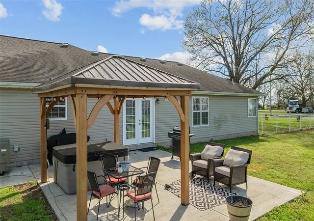 Homes for sale in Neosho, MO | 11074 Iris, Neosho, MO 64850 | MLS# 1341549