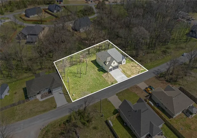 2nd image of 22 Cannich Dr, Bella Vista, AR 72715 | MLS# 1341011