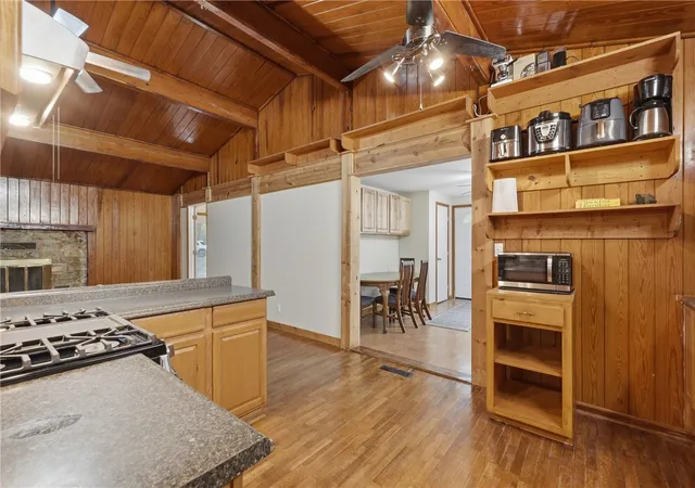 Homes for sale in Eureka Springs, AR | 10 Forest Ln, Eureka Springs, AR 72632 | MLS# 1341495