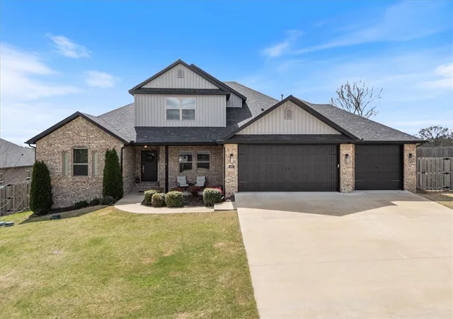 Homes for sale in Elm Springs, AR | 907 Red Oak Loop, Elm Springs, AR 72762 | MLS# 1341529