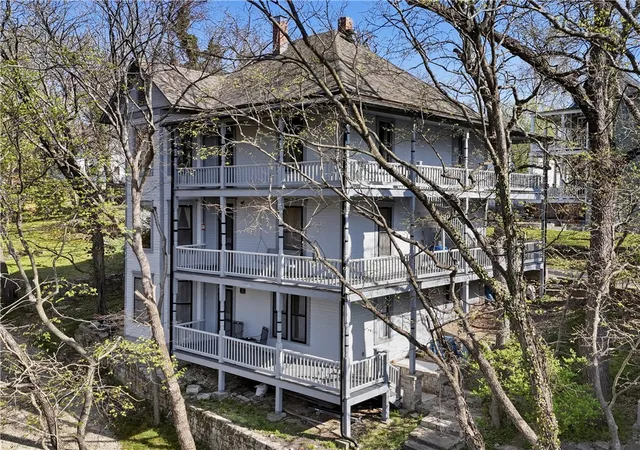 2nd image of 17 Hilton St, Eureka Springs, AR 72632 | MLS# 1341678