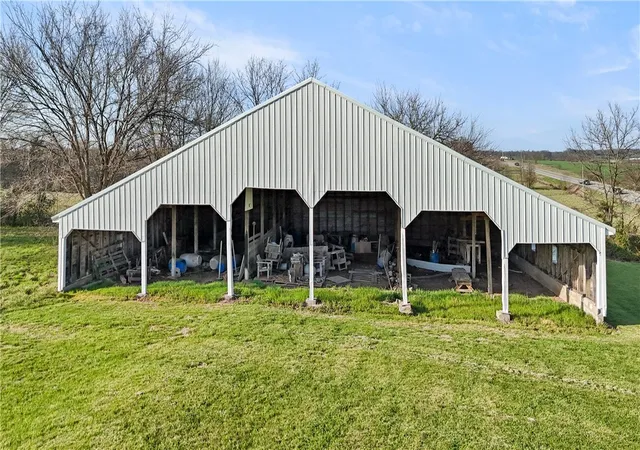 Homes for sale in Cassville, MO | 22057 State Hwy 37, Cassville, MO 65625 | MLS# 1341526