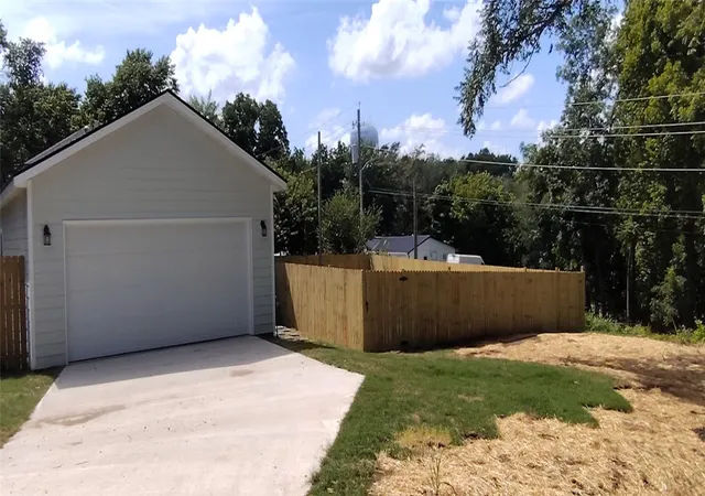 2nd image of 124 N Gunter St, Siloam Springs, AR 72761 | MLS# 1339475
