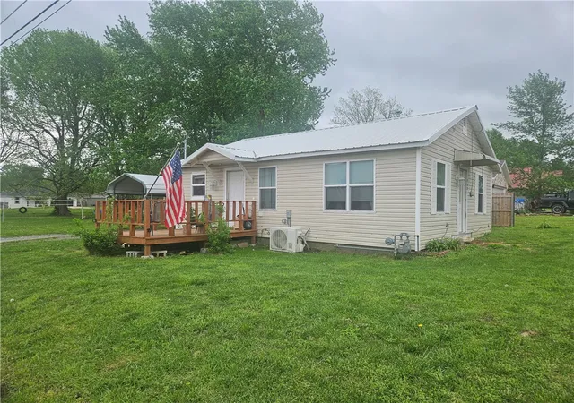 Homes for sale in Lincoln, AR | 400 S Main Ave, Lincoln, AR 72744 | MLS# 1341721