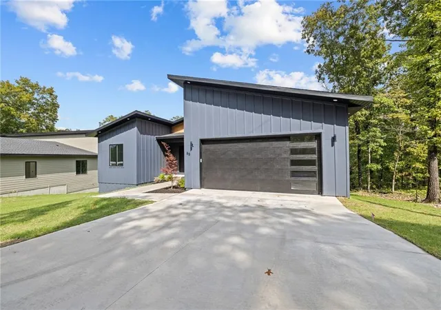 Homes for sale in Bella Vista, AR | 66 Glyndebourne Dr, Bella Vista, AR 72714 | MLS# 1341871