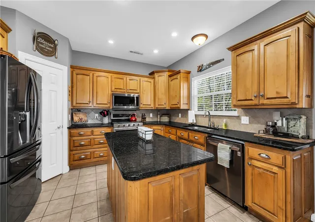 Photo 3 of Sale Pending at 505 Elk Dr, Elm Springs, AR 72762 | MLS# 1341872 | Listing updated on 2026-07-29