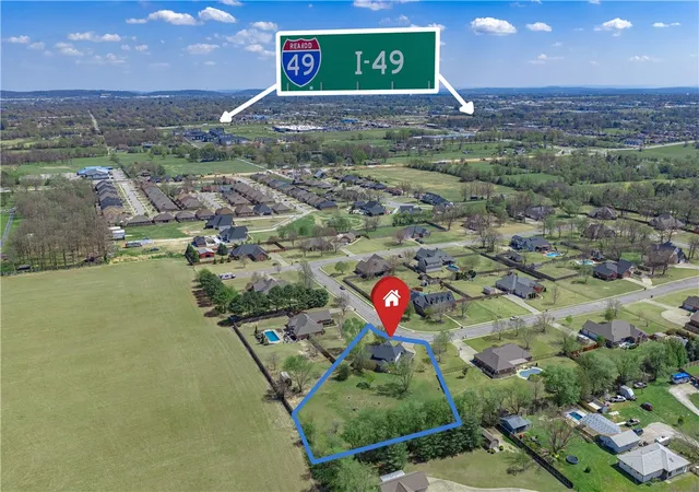 Photo 4 of Sale Pending at 505 Elk Dr, Elm Springs, AR 72762 | MLS# 1341872 | Listing updated on 2026-07-29