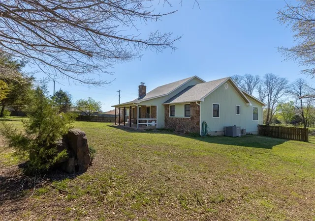 4th image of 1111 Rocky Dell Rd, Gravette, AR 72736 | MLS# 1341887