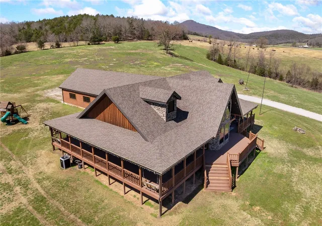 Photo 3 of Single family home for sale at 11400 Nc 3700, Western Grove, AR 72685 | MLS# 1340792 | Listing updated on 2026-04-20