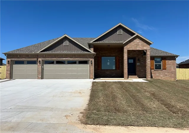 Homes for sale in Pea Ridge, AR | 2300 Crane Ave, Pea Ridge, AR 72751 | MLS# 1342084