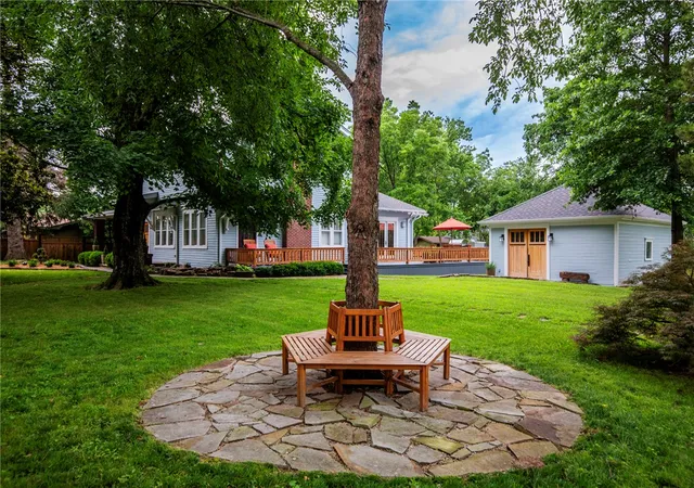 Photo 2 of Single family home for sale at 901 Mccollum Dr, Bentonville, AR 72712 | MLS# 1341930 | Listing updated on 2026-06-25