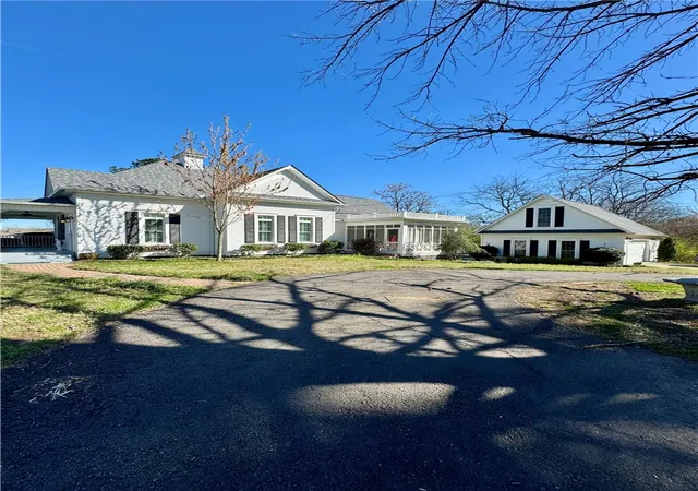 2nd image of 105 Sw 3rd St, Atkins, AR 72823 | MLS# 1342015