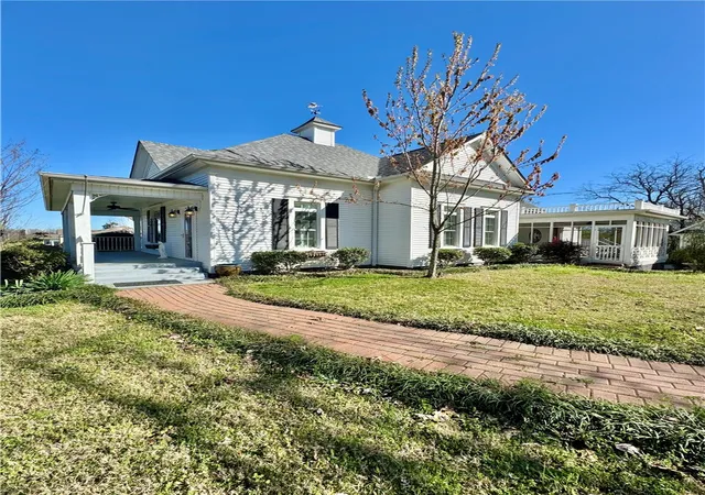 Photo 3 of Single family home for sale at 105 SW 3rd Street, Atkins, AR 72823 | MLS# 1342015 | Listing updated on 2026-07-23