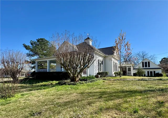 Photo 4 of Single family home for sale at 105 SW 3rd Street, Atkins, AR 72823 | MLS# 1342015 | Listing updated on 2026-07-23