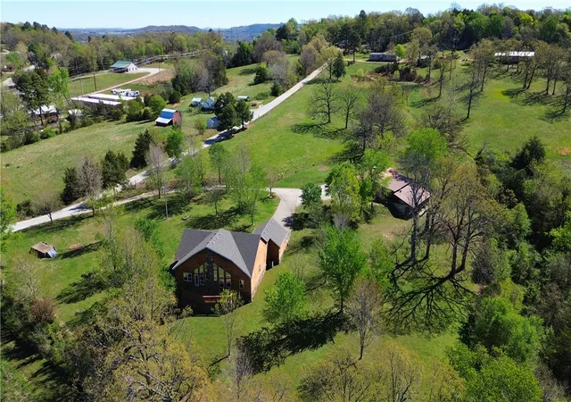 4th image of 141 Hawn Ave, Huntsville, AR 72740 | MLS# 1342248