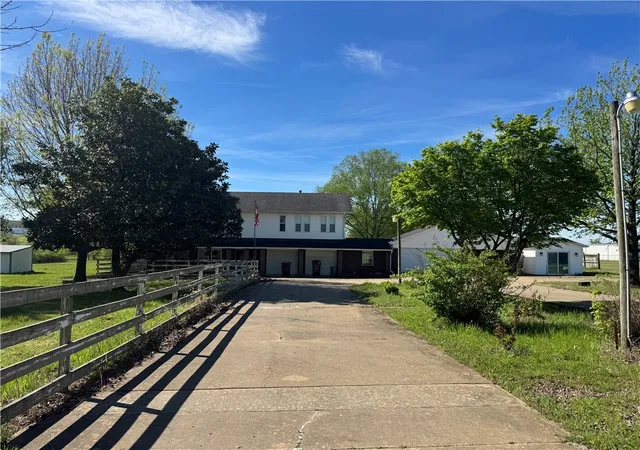 3rd image of 1035 Hatcher Rd, Springdale, AR 72764 | MLS# 1342161