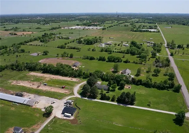 4th image of 10164 Bloomfield North Rd, Gentry, AR 72734 | MLS# 1342138