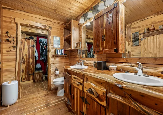 Photo 3 of Single family home for sale at 155 - 157 County Rd 210, Eureka Springs, AR 72632 | MLS# 1342240 | Listing updated on 2026-04-10