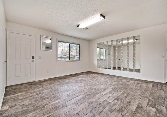 Photo 2 of Sale Pending at 610 Se 10th Street, Bentonville, AR 72712 | MLS# 1342070 | Listing updated on 2026-07-31