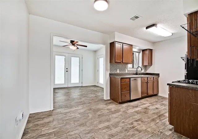 Photo 4 of Sale Pending at 610 SE 10th Street, Bentonville, AR 72712 | MLS# 1342070 | Listing updated on 2026-07-31