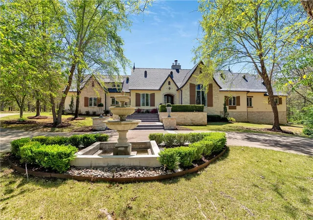 2nd image of 2375 E Farr Ln, Fayetteville, AR 72703 | MLS# 1341905