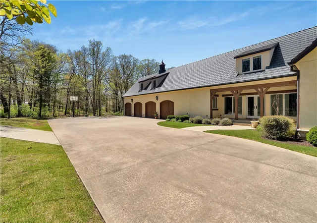 3rd image of 2375 E Farr Ln, Fayetteville, AR 72703 | MLS# 1341905