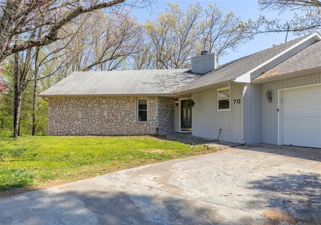 2nd image of 70 Overton Dr, Bella Vista, AR 72714 | MLS# 1342323