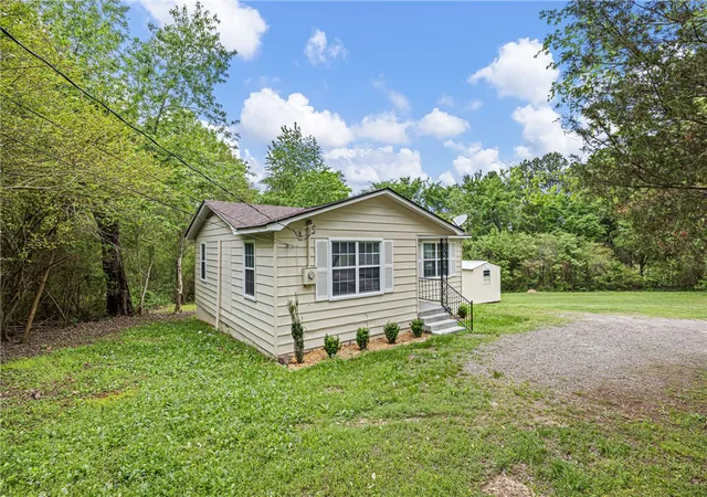 2nd image of 805 Ray Rd, Clarksville, AR 72830 | MLS# 1342405