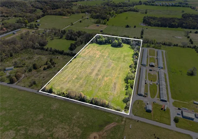 1st image of Bloomfield (tract 1 4), Gentry, AR 72734 | MLS# 1342579