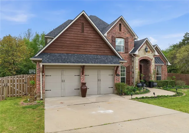 3rd image of 323 Saint James Ave, Springdale, AR 72764 | MLS# 1342591