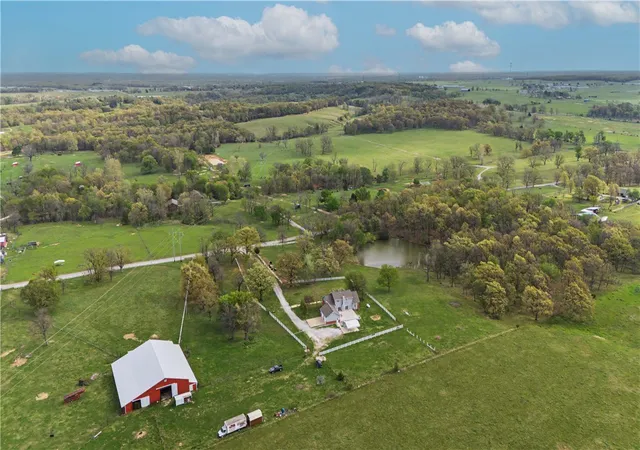 4th image of 20703 Safari Rd, Gentry, AR 72734 | MLS# 1342564
