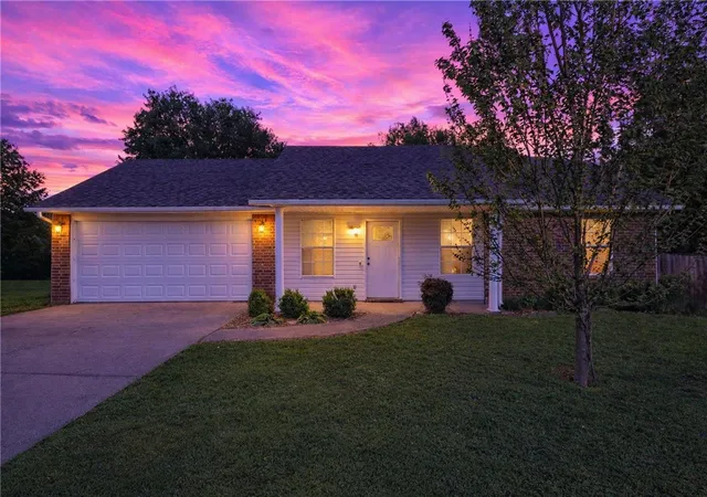 2nd image of 228 Samuel Pl, Farmington, AR 72730 | MLS# 1342827